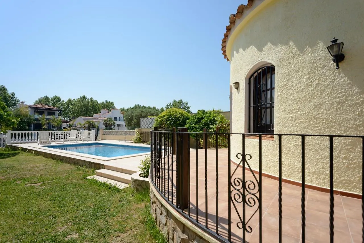 Casa Fluvia Villa Empuriabrava 0*,